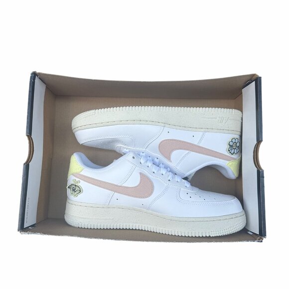 ⭐Nike Air Force 1 S 9.5 Women Retro shoes Low 07 SE White Embroidered DJ6377-100 - Picture 8 of 12